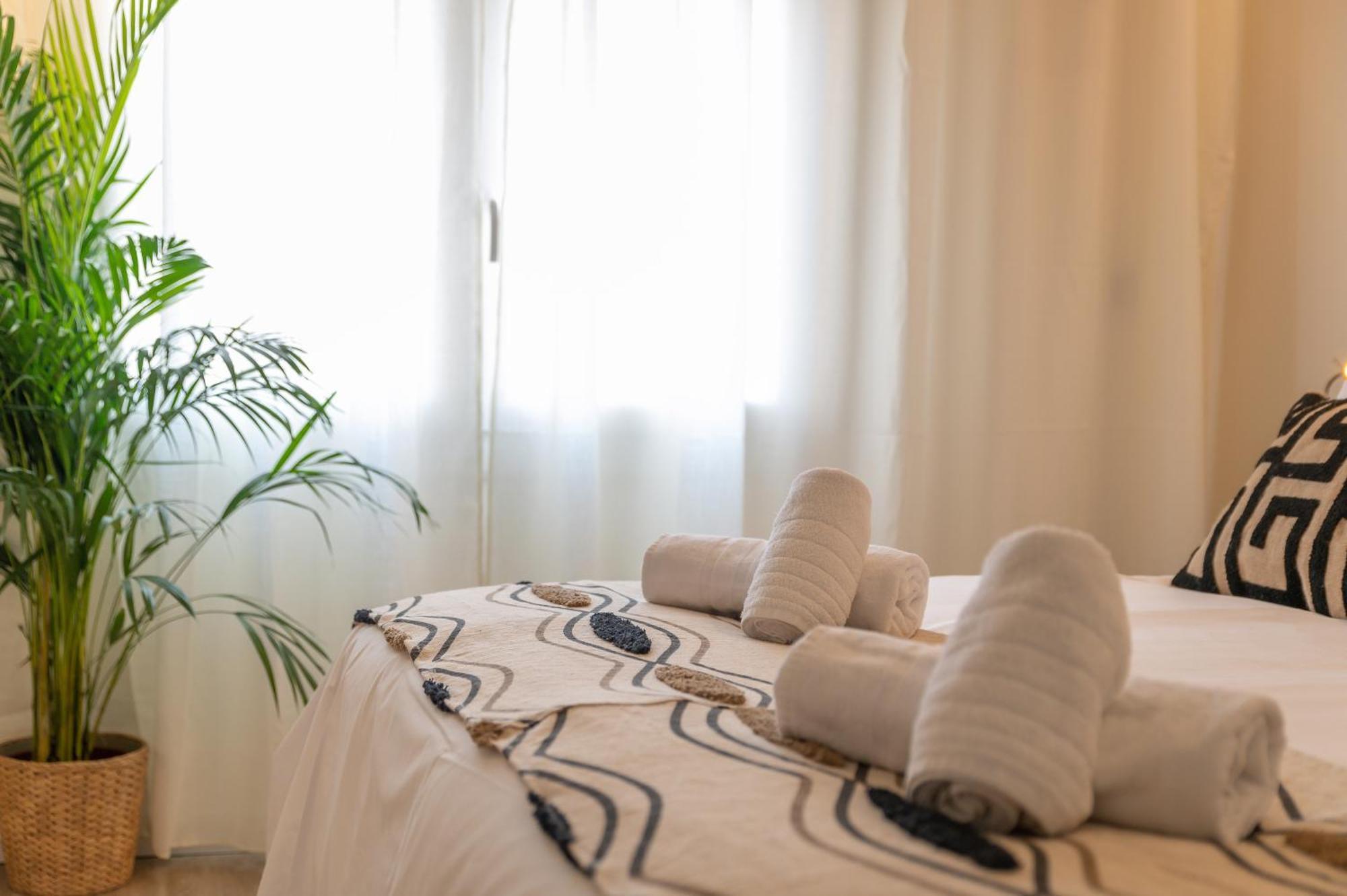 Indonesian Dreams By Iloftmalaga Apartment Bagian luar foto